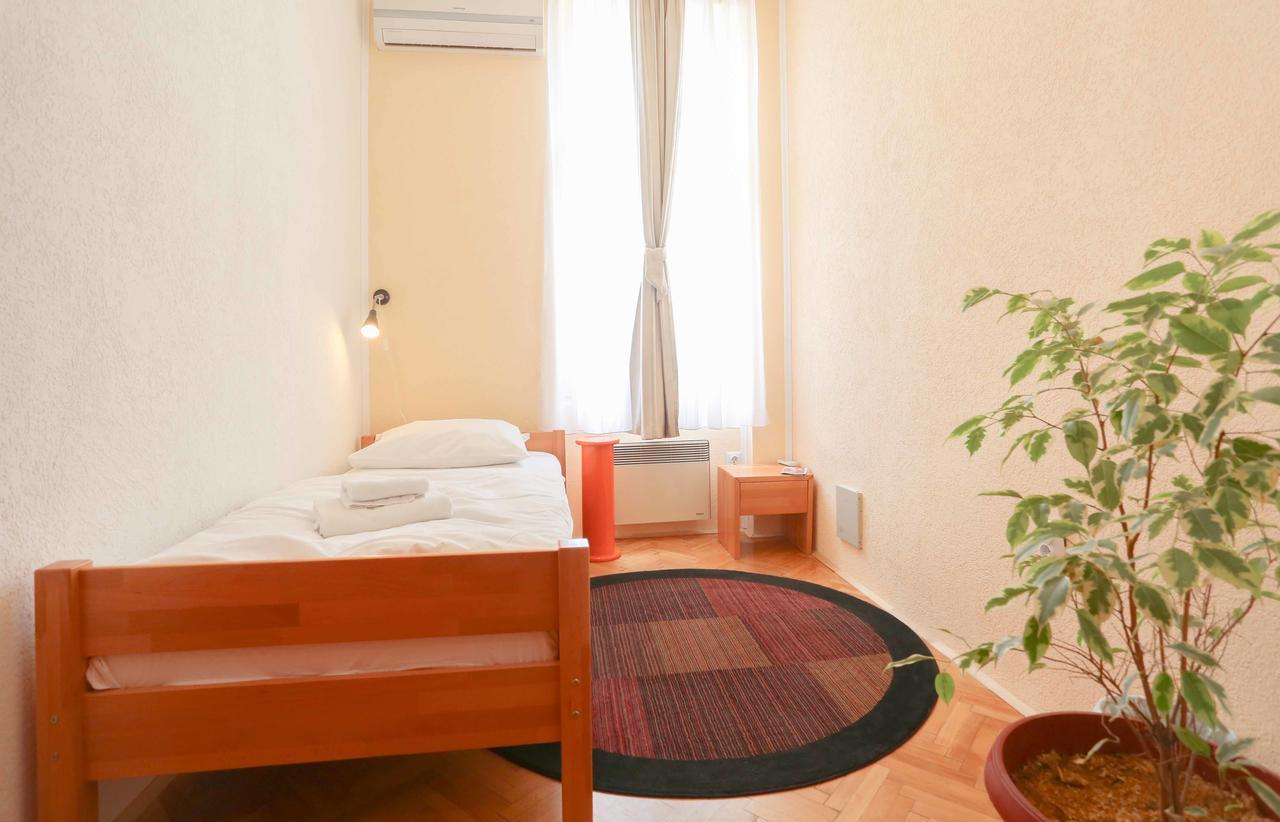 Pigeon Square Rooms SJJ Buitenkant foto