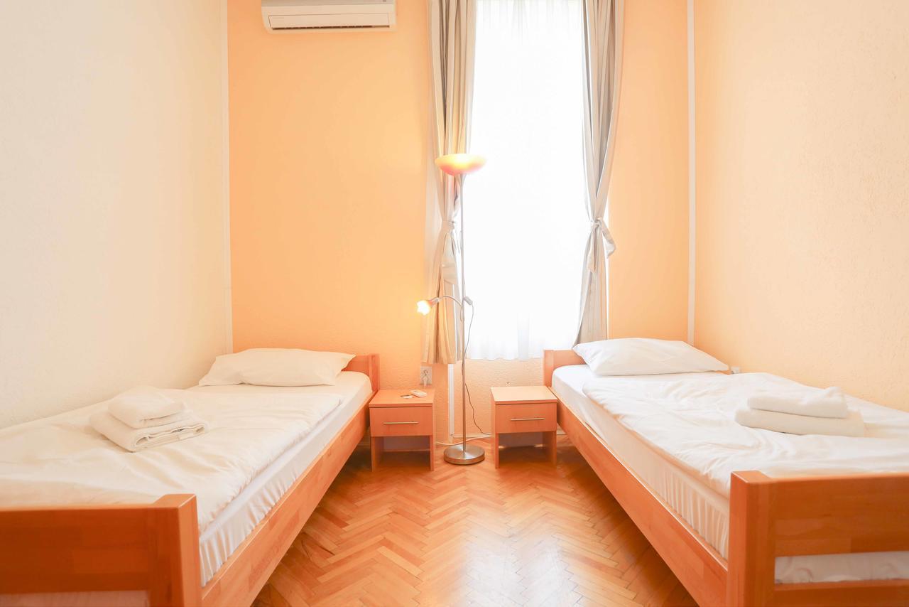 Pigeon Square Rooms SJJ Buitenkant foto